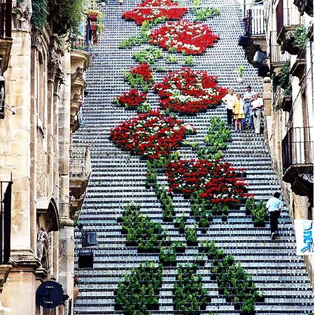 Casa Dei Colori Hotel Caltagirone Luaran gambar