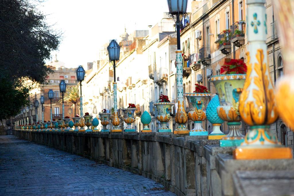 Casa Dei Colori Hotel Caltagirone Luaran gambar
